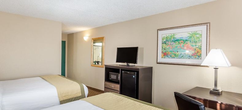 Baymont By Wyndham Fort Myers Airport Hotel Fl